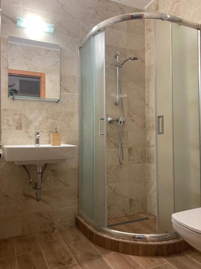 Castellum Apartmanhaz Gyula Exterior foto
