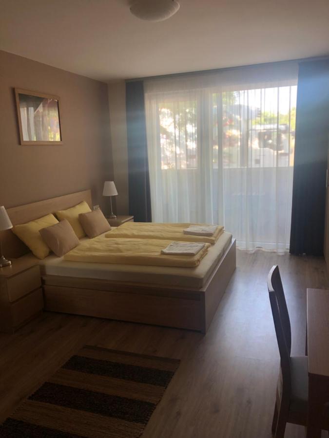 Castellum Apartmanhaz Gyula Exterior foto