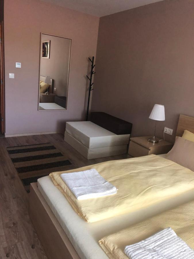 Castellum Apartmanhaz Gyula Exterior foto