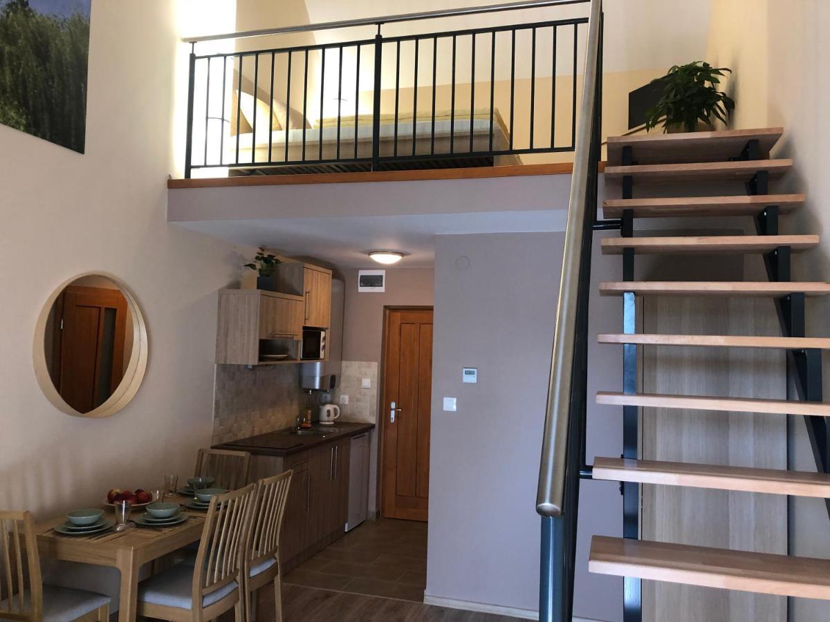 Castellum Apartmanhaz Gyula Exterior foto