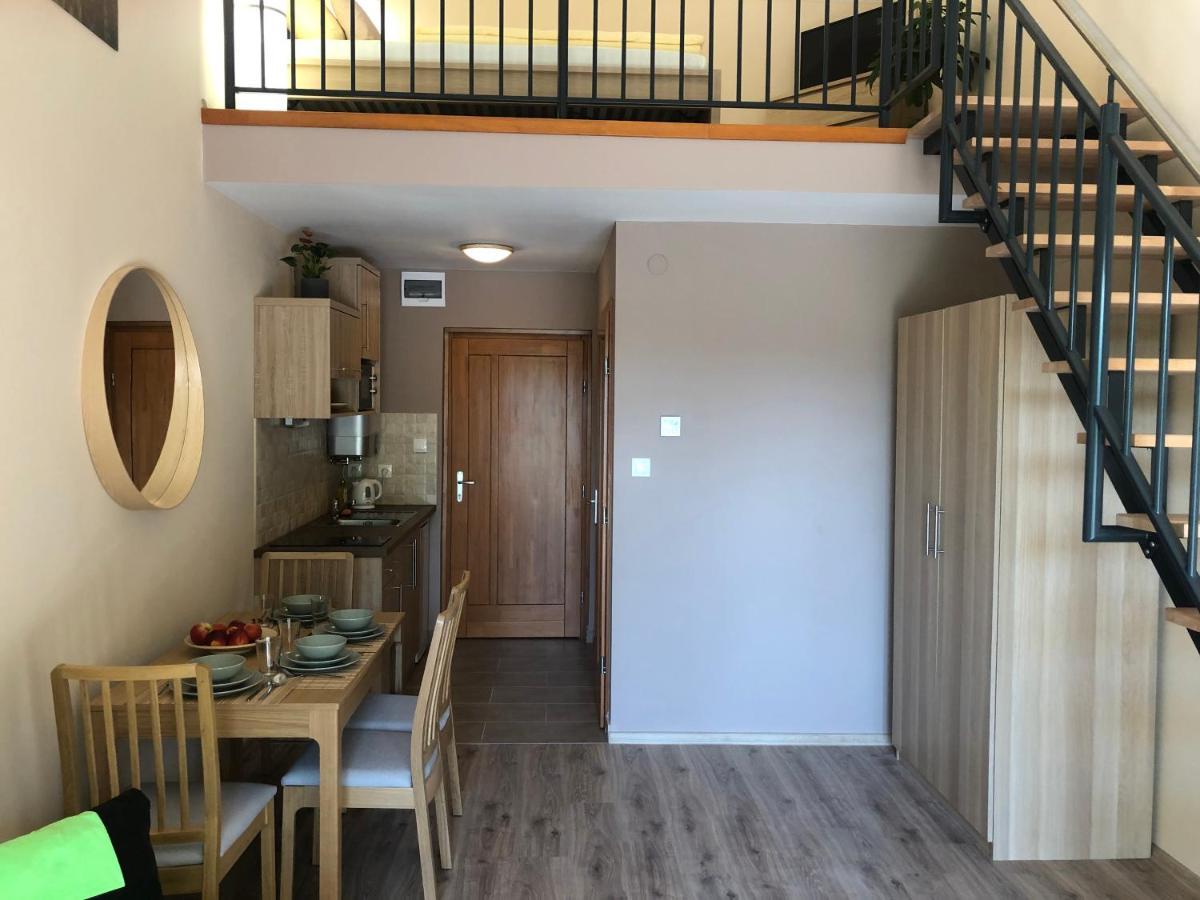 Castellum Apartmanhaz Gyula Exterior foto