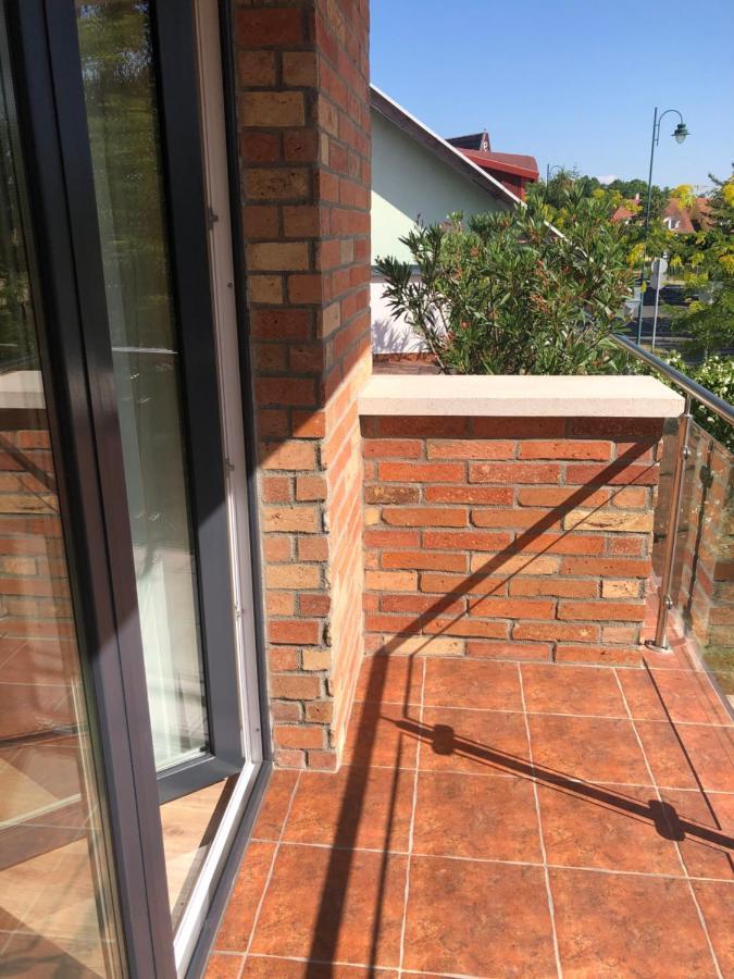 Castellum Apartmanhaz Gyula Exterior foto