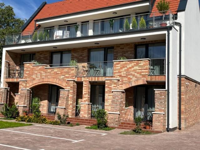 Castellum Apartmanhaz Gyula Exterior foto