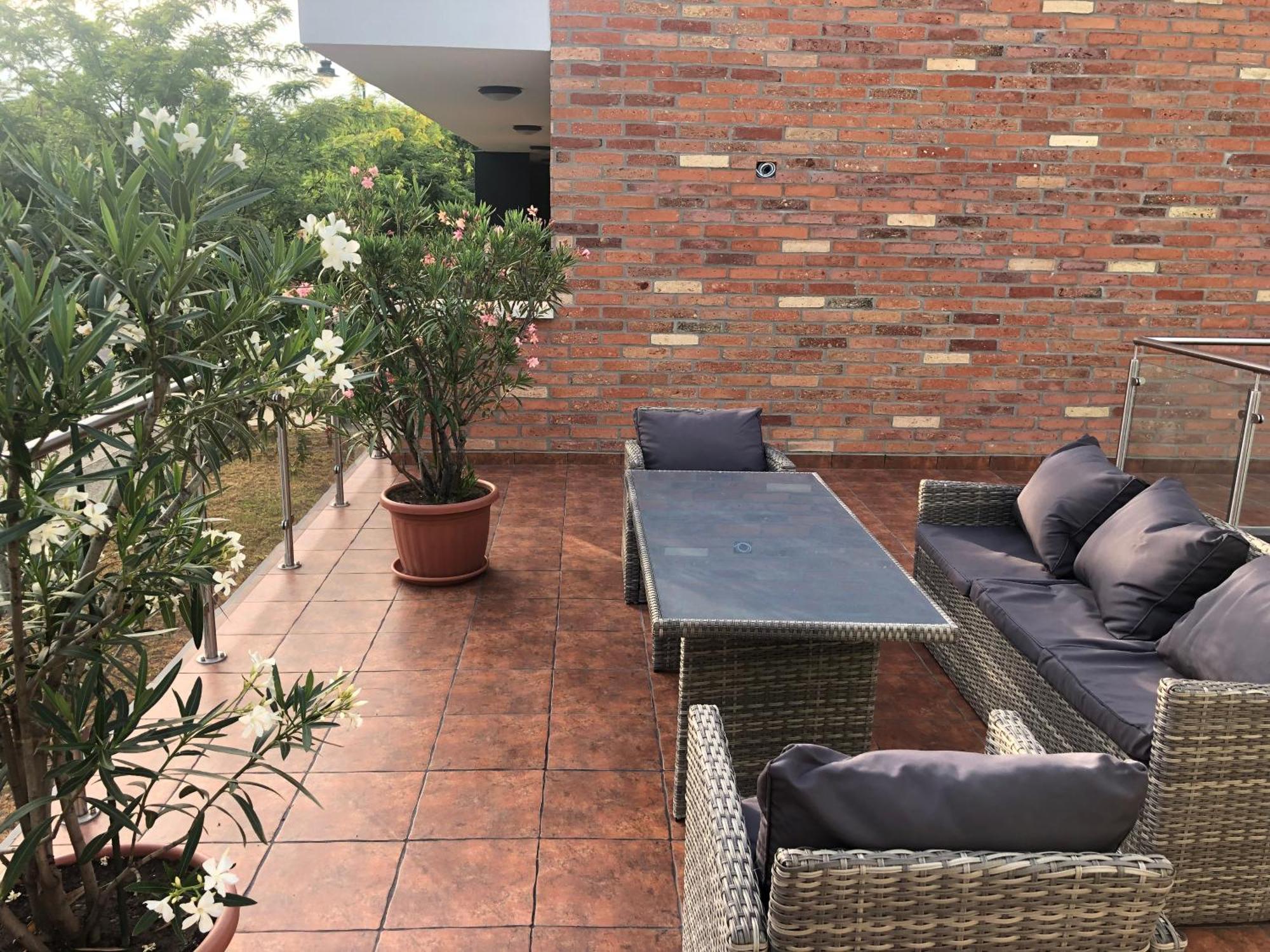 Castellum Apartmanhaz Gyula Exterior foto